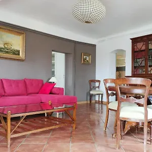 Appartement Superbe T3 Avec Terrasse En Plein Coeur Du Centre Historique, Aix-en-Provence